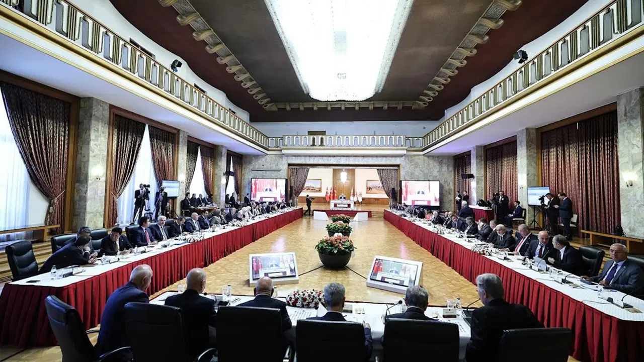 surec komisyonunun 10 toplantisinda akademisyenler dinlendi biz burada konusuyoruz bizim guvencemiz var mi bilmiyorum Zfm4xP5r