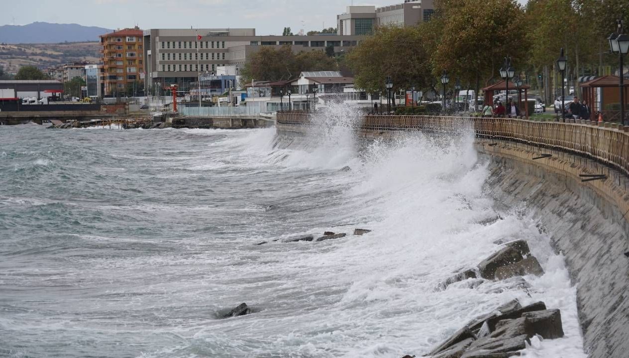 tekirdagda poyraz deniz ulasimini vurdu 33gEmKSt