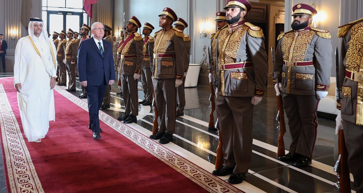 bakan guler katarli mevkidasi ile bir araya geldi Clj5vOYw