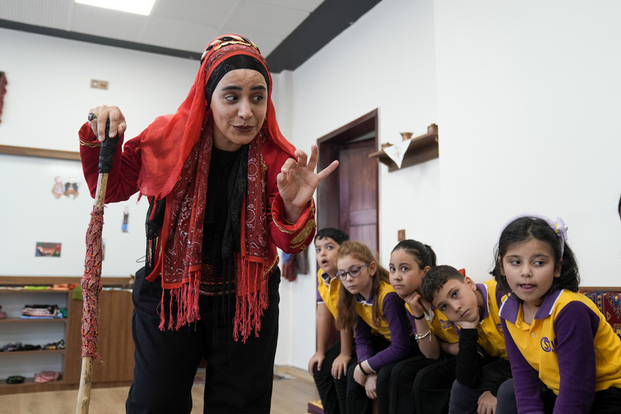 cocuklarimizi sahneye tasimak icin calistiriyoruz PdSbwQMN.jpg