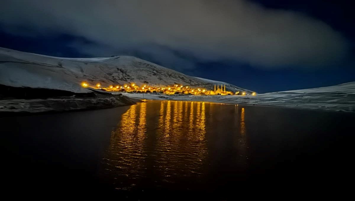 gumushanenin yuksekleri beyaza burundu eIdVNSpr