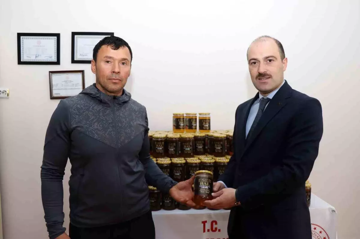 organik bal ureticisinden ihtiyac sahiplerine bagis NHcn4eqk.jpg