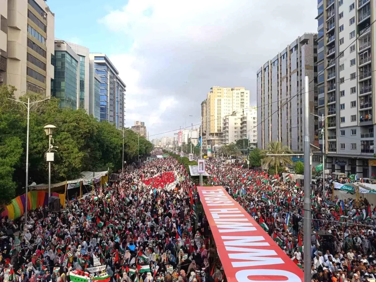 pakistanda gazze icin buyuk destek gosterisi p1JEFOMM