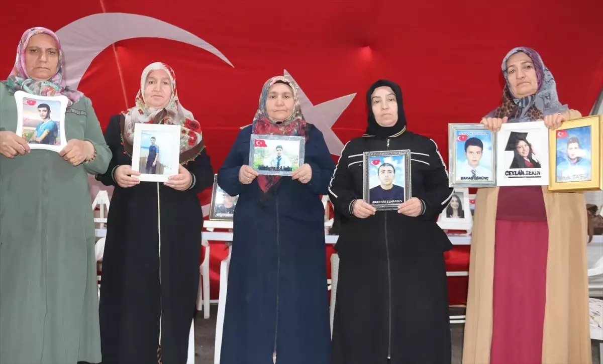 diyarbakir anneleri evlat nobetinde kb3TwPyj.jpg