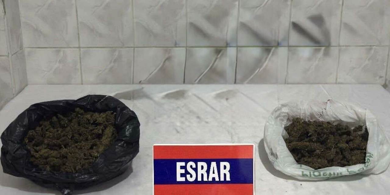 Şüphe Üzerine Durdurulan Araçta Uyuşturucu ve Silah Ele Geçirildi: 3 Kişi Gözaltında