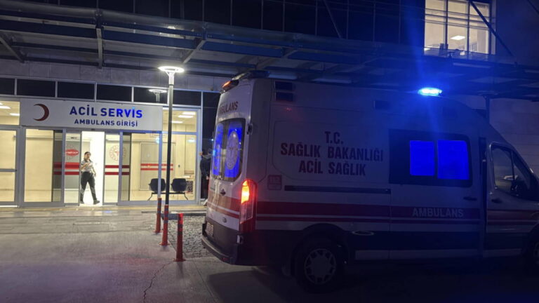 muglada-gocmen-botu-su-aldi-1-olu-1i-yarali-22-kisi-kurtarildi-3G2LQUQJ